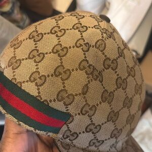 Gucci baseball hat